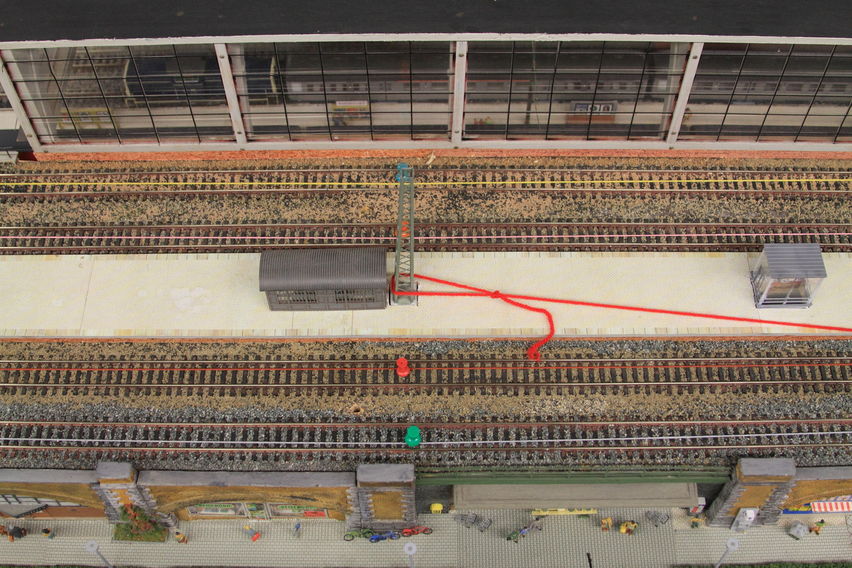 Die Turmmasten werden im Bahnsteig eingelassen.
Keywords: 2013;Oberleitung;Posthausen Nord