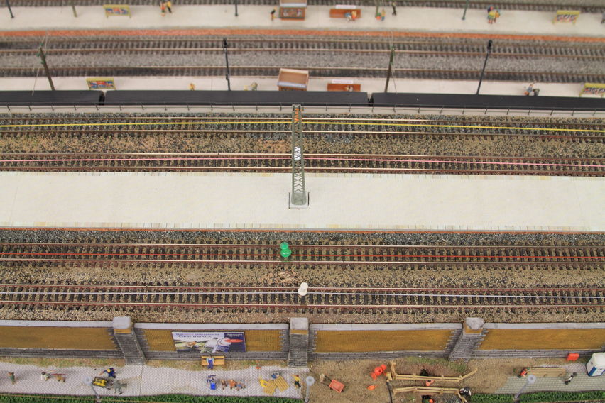 Die Turmmasten werden im Bahnsteig eingelassen.
Keywords: 2013;Oberleitung;Posthausen Nord