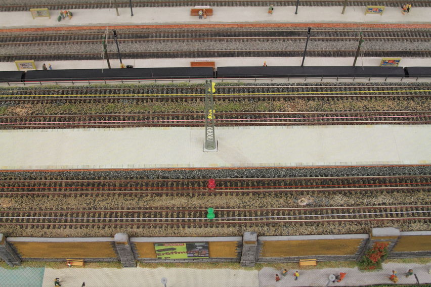 Die Turmmasten werden im Bahnsteig eingelassen.
Keywords: 2013;Oberleitung;Posthausen Nord