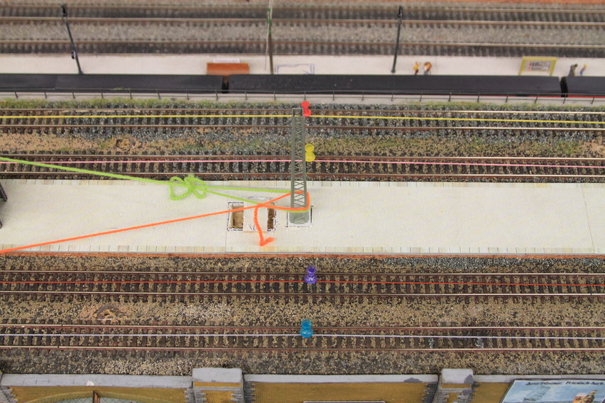 Die Turmmasten werden im Bahnsteig eingelassen.
Keywords: 2013;Oberleitung;Posthausen Nord
