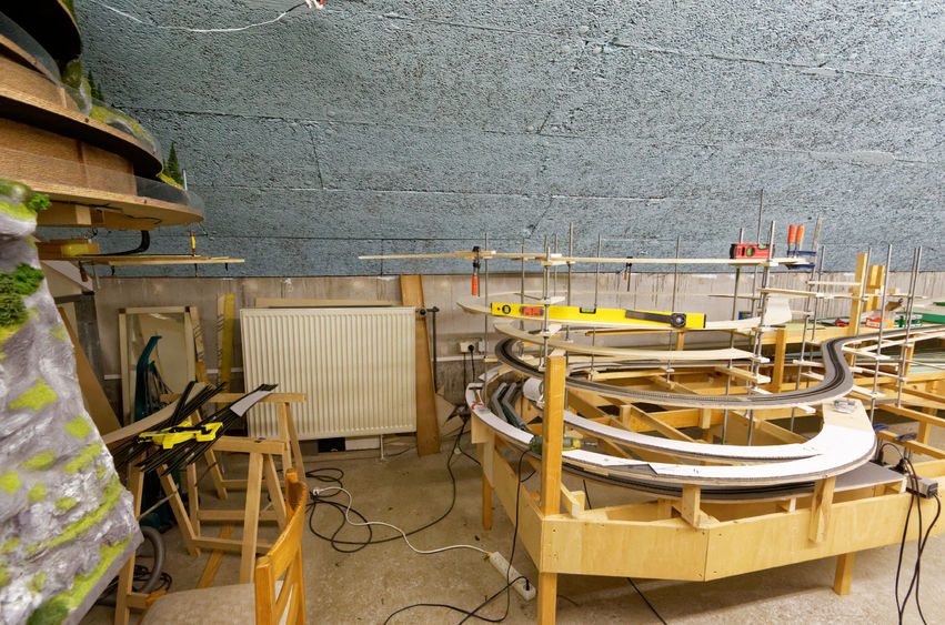 Kehren und Wendeln
Die oberste Kehre wird gebaut. Sie kommt von unserer alten Anlage
Keywords: Klosterfeldt;Kehren;Wendeln;Holz
