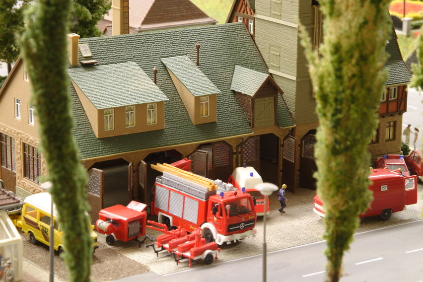 Schwarzburg im Jahr 2009
Die Freiwillige Feuerwehr von Schwarzburg kontrolliert ihre Fahrzeuge.
Keywords: Schwarzburg; 2009